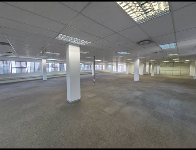 2,119M² OFFICE TO LET IN WOODMEAD